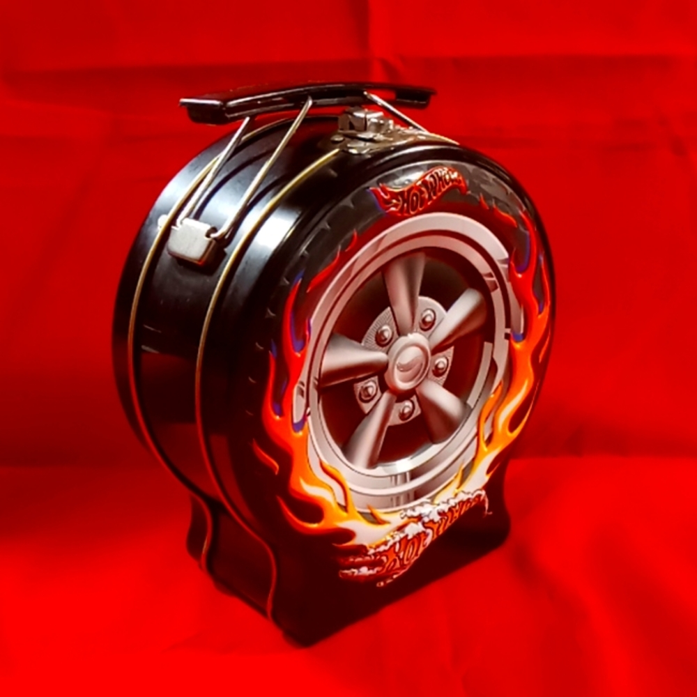 Vintage 2001 Hot Wheels Collectors Tin